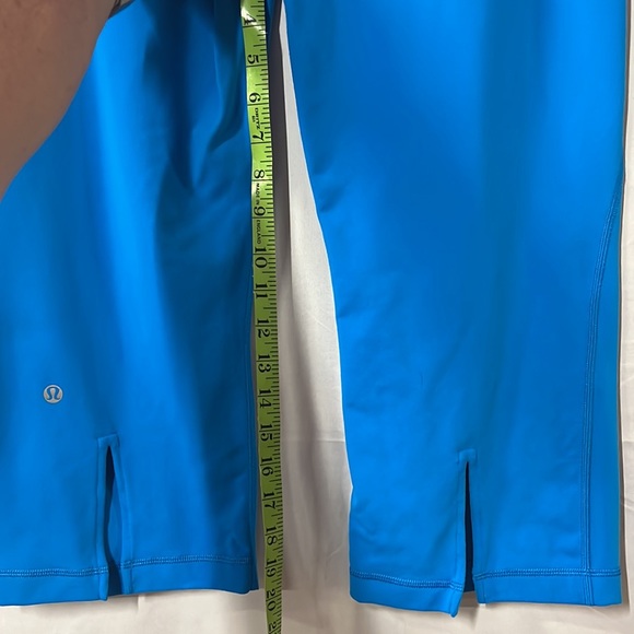 Lululemon crops LNC. Size 12. Beautiful blue color
LL18 - Picture 5 of 7